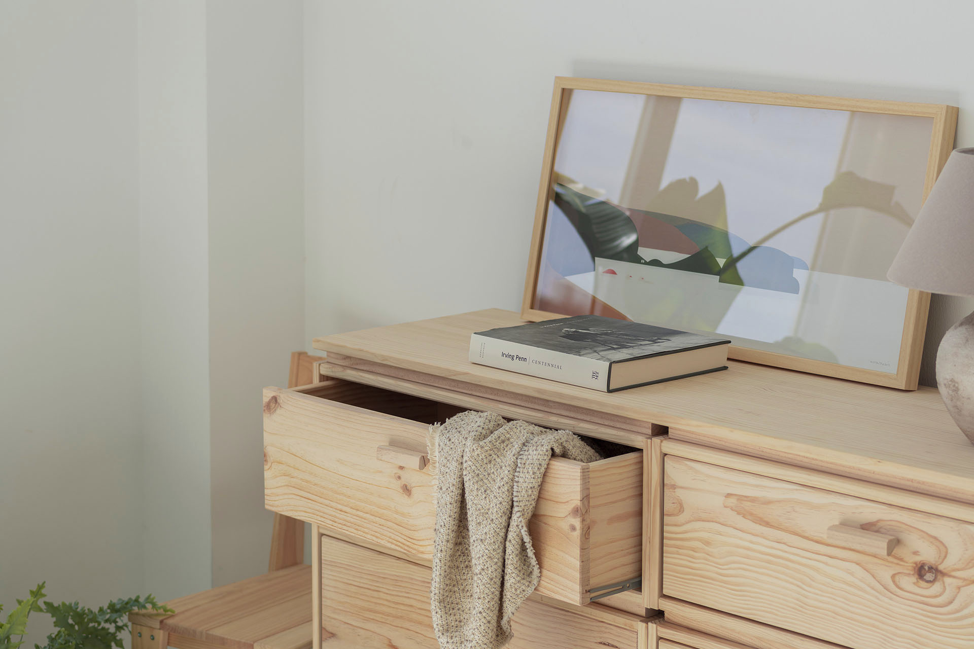 Imagen de ambiente 3 para:C&oacute;moda grande de madera natural